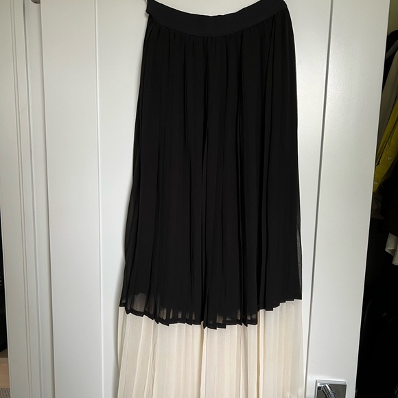 Zimmermann black and white pleated skirt - Picture 5 of 5